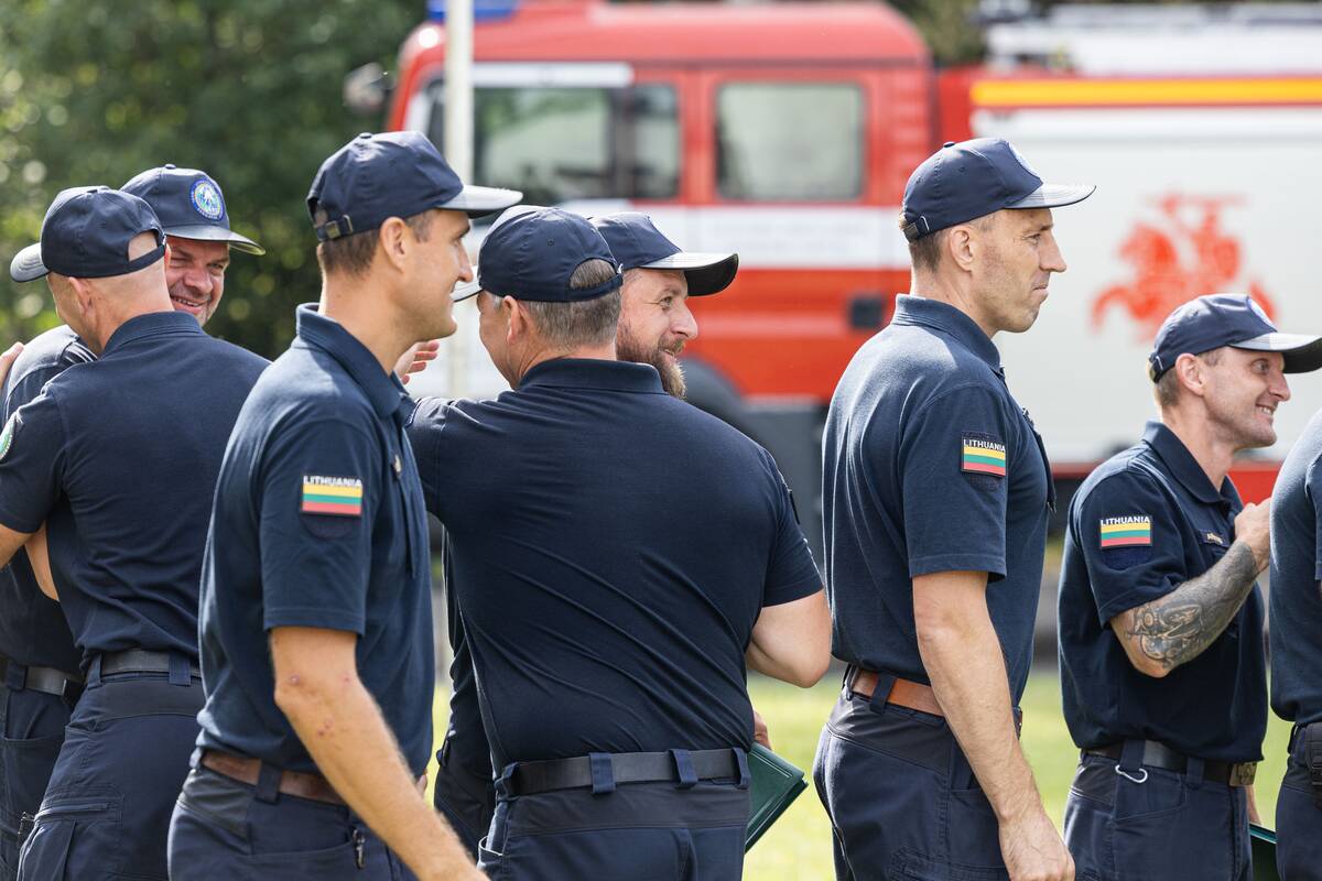 Iš tarptautinės pagalbos misijos Prancūzijoje grįžusių Lietuvos ugniagesių gelbėtojų pasitikimas