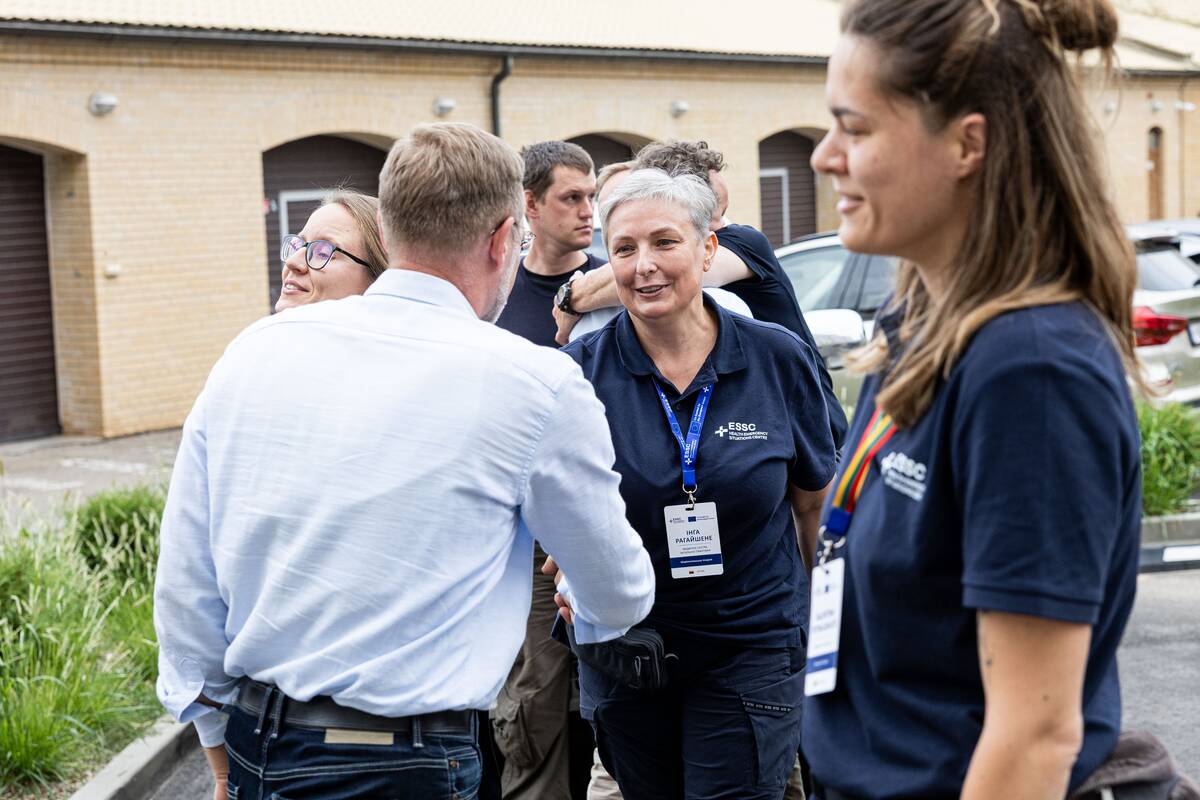 Iš Ukrainos grįžusios pirmosios bendros Lietuvos, Latvijos ir Estijos medikų grupės sutikimas