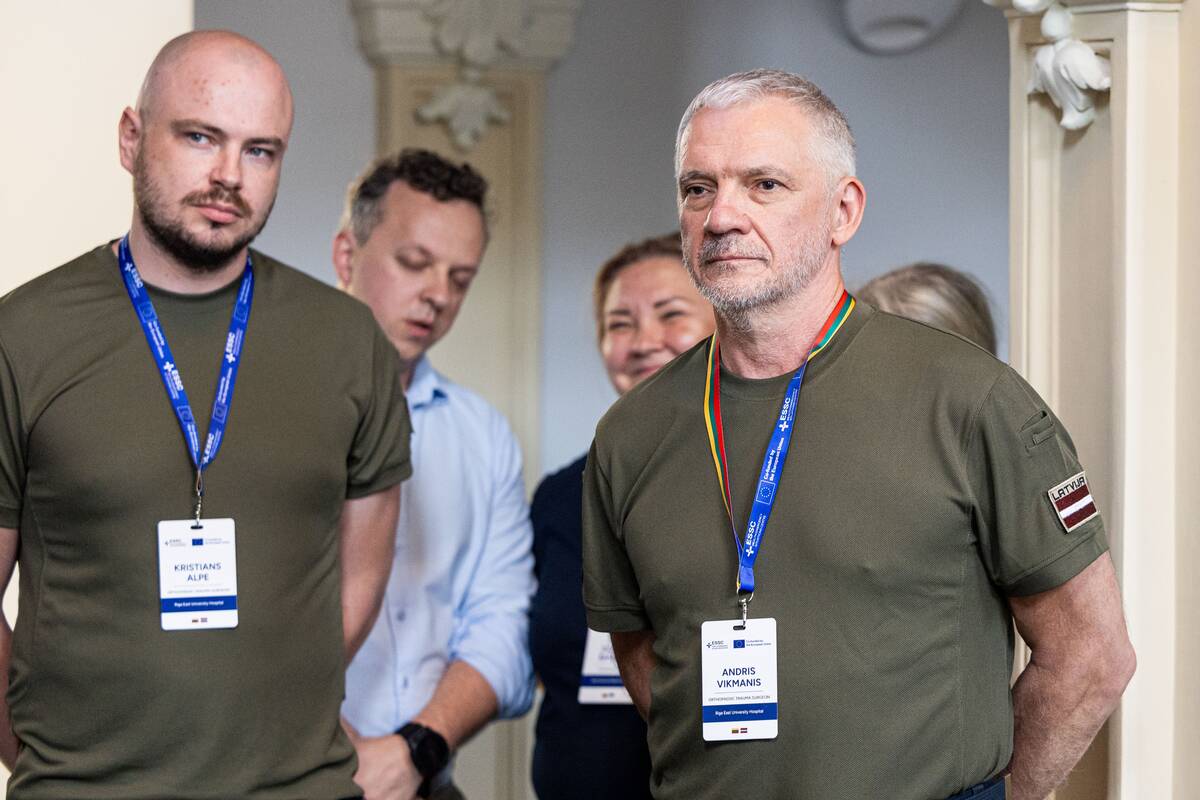 Iš Ukrainos grįžusios pirmosios bendros Lietuvos, Latvijos ir Estijos medikų grupės sutikimas