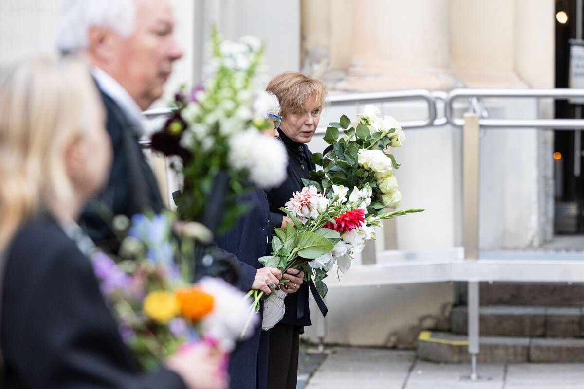 Į paskutiniąją kelionę išlydima poetė Violeta Palčinskaitė