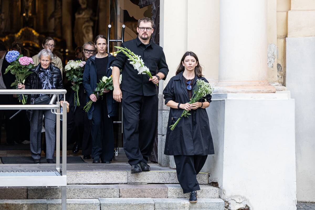Į paskutiniąją kelionę išlydima poetė Violeta Palčinskaitė