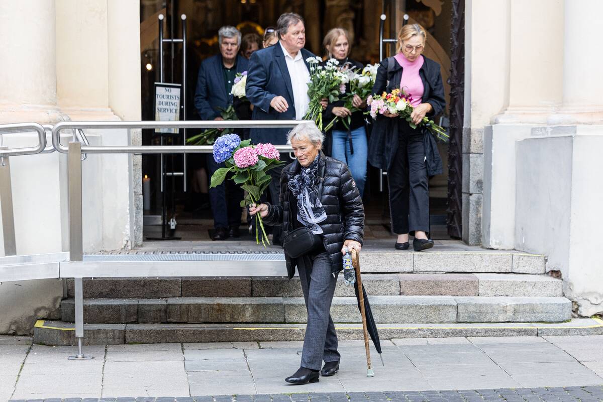 Į paskutiniąją kelionę išlydima poetė Violeta Palčinskaitė
