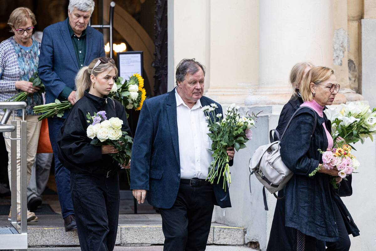 Į paskutiniąją kelionę išlydima poetė Violeta Palčinskaitė
