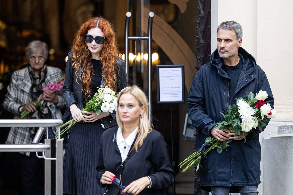 Į paskutiniąją kelionę išlydima poetė Violeta Palčinskaitė