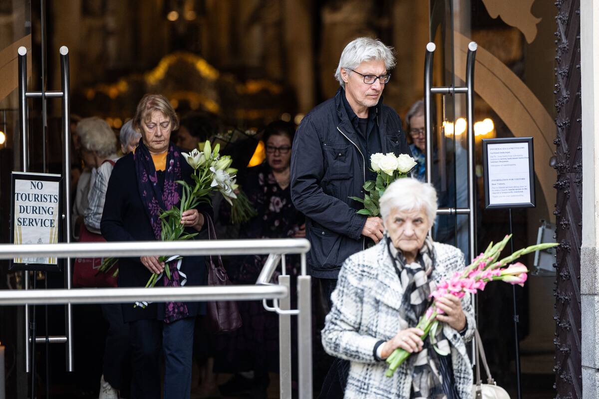 Į paskutiniąją kelionę išlydima poetė Violeta Palčinskaitė