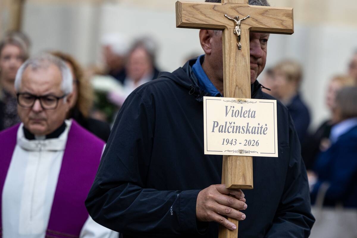 Į paskutiniąją kelionę išlydima poetė Violeta Palčinskaitė