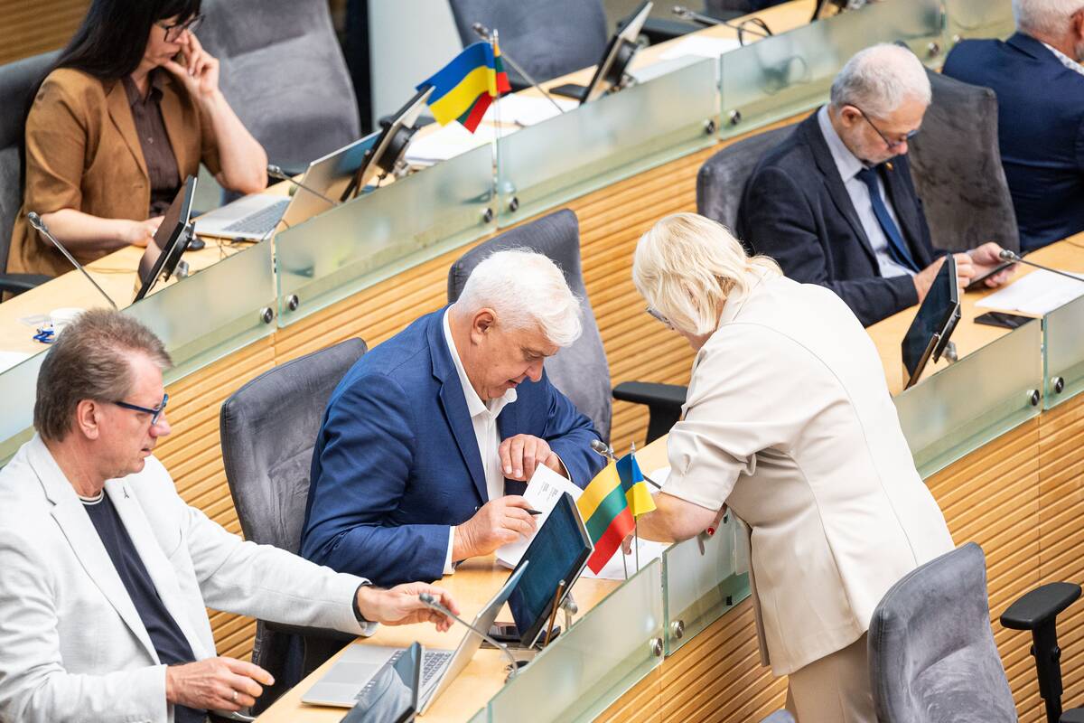 Parlamentarai svarsto prezidento veto dėl kartelės dešimtokams
