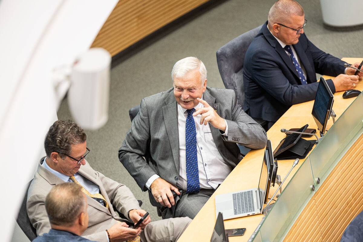 Parlamentarai svarsto prezidento veto dėl kartelės dešimtokams