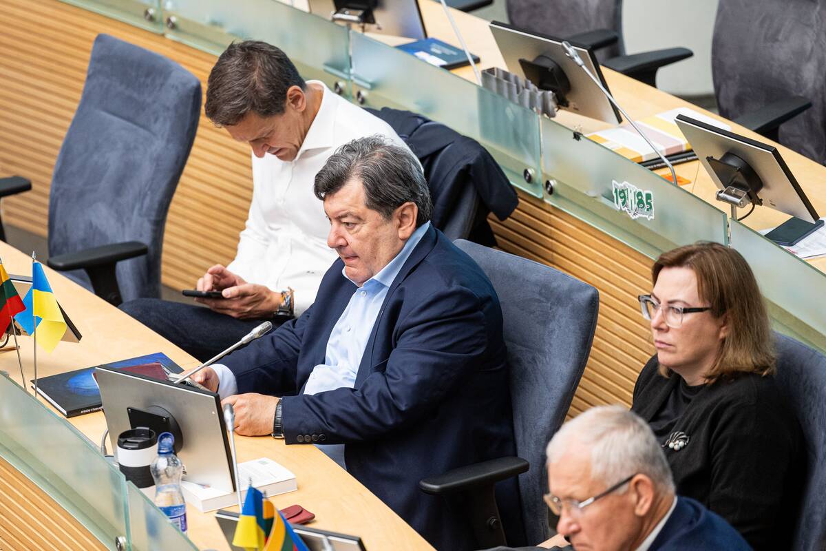 Parlamentarai svarsto prezidento veto dėl kartelės dešimtokams