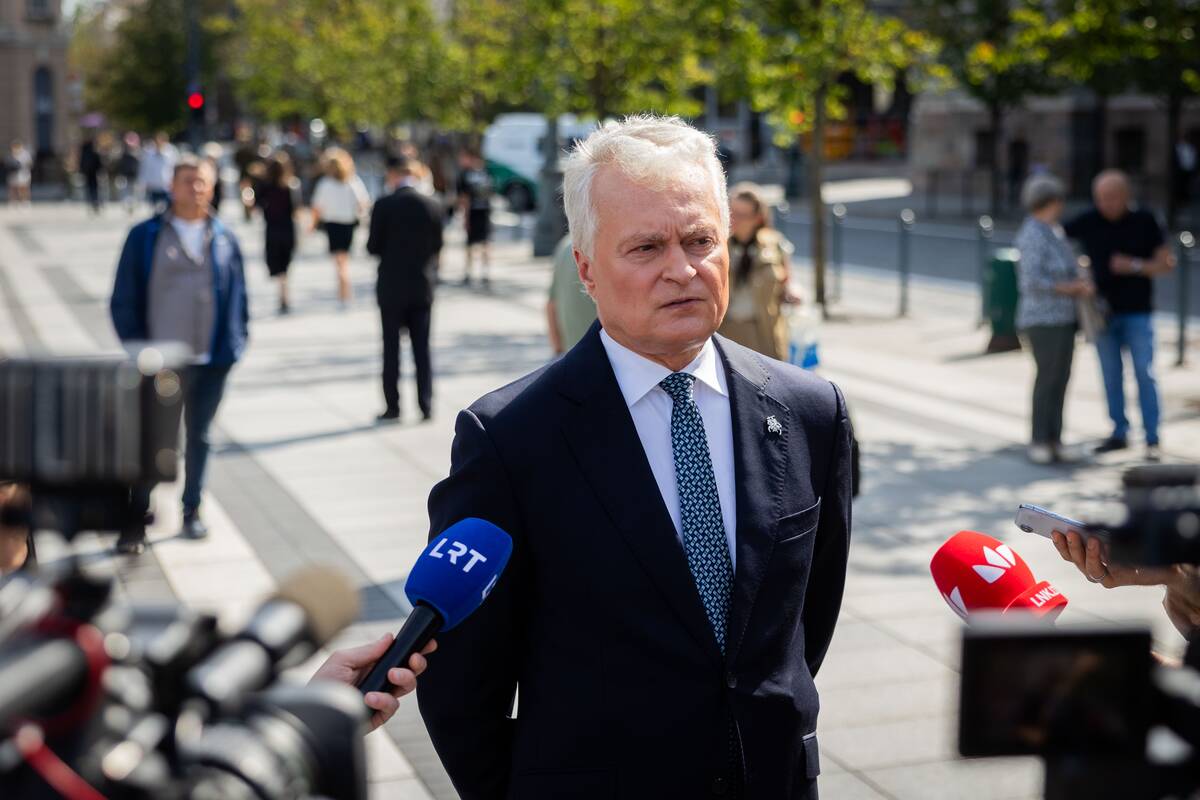Karinė eisena Gedimino prospektu