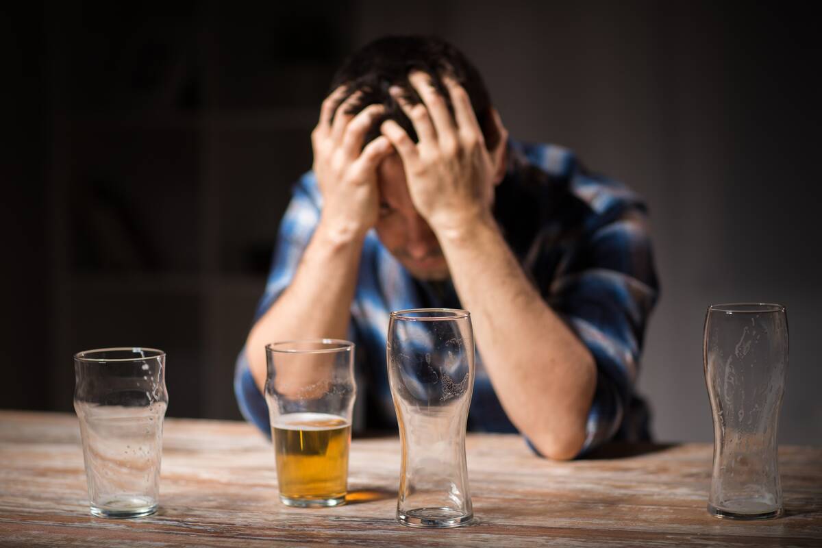 Santykis: Žilvino žodžiais, iš pradžių alkoholis yra šventė, paskui tampa priešu, o galiausiai – valdovu.