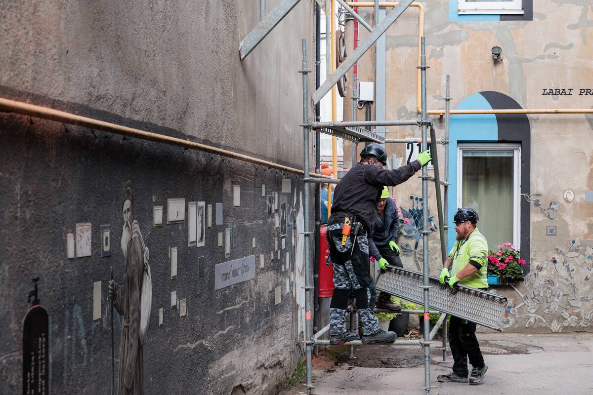 Nuniokoti kūriniai Kiemo galerijoje