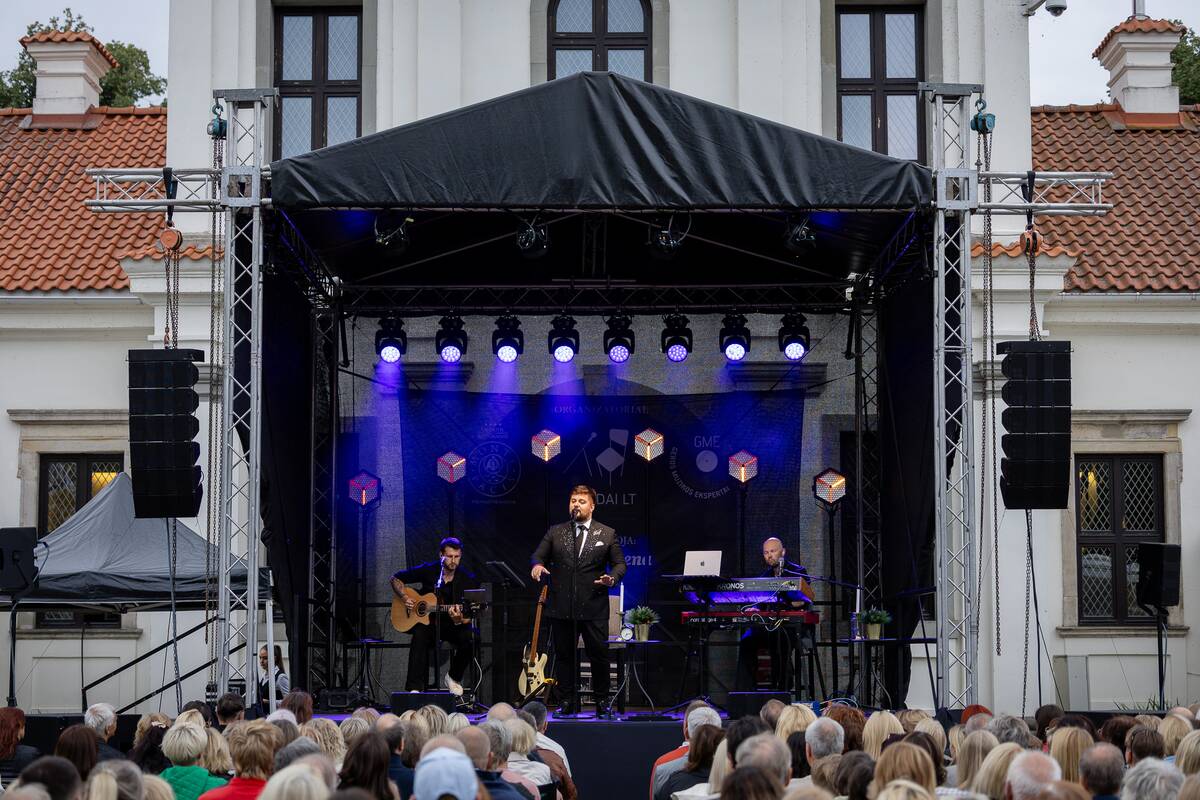 „Pažaislio liepų alėjos vakarai”: Dainotas Varnas