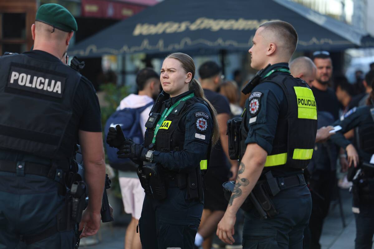 „Kauno Žalgiris“ prieš Stambulo „Bešiktaš“: sirgalių eisena Kauno centre