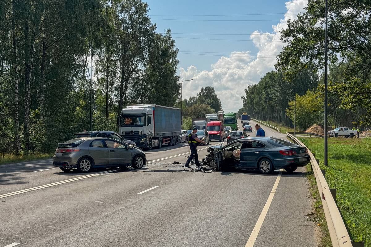 Smarki avarija Ateities plente