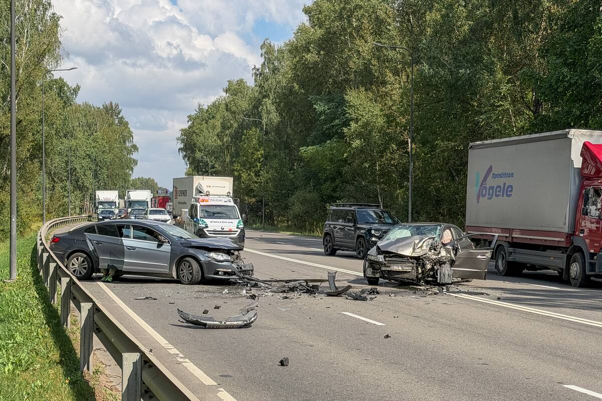 Smarki avarija Ateities plente