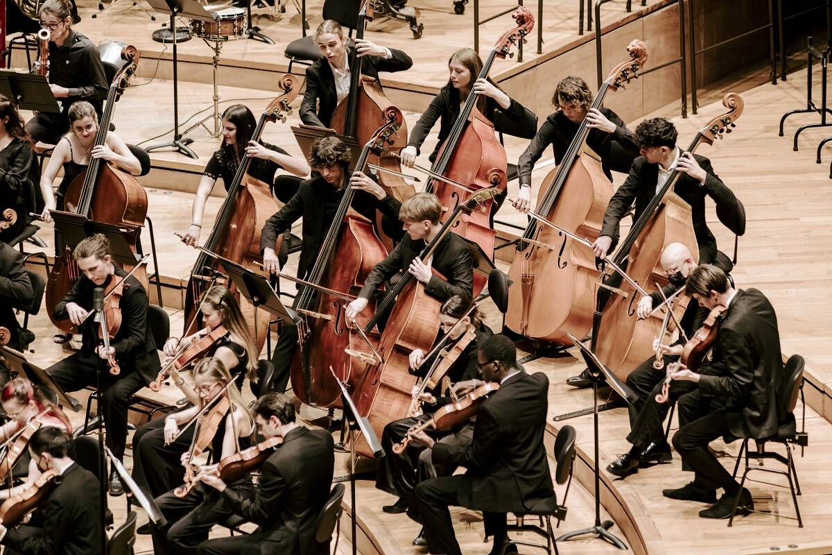 Prancūzijos nacionalinis jaunimo simfoninis orkestras.