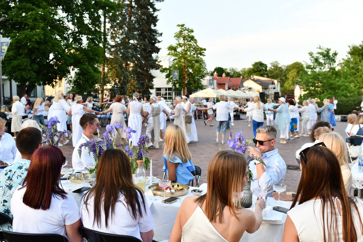 Tradicija: nuo 2018 m. Birštono kurorto bendruomenė paskutinį gegužės penktadienį organizuoja Kaimynų dienos šventę.