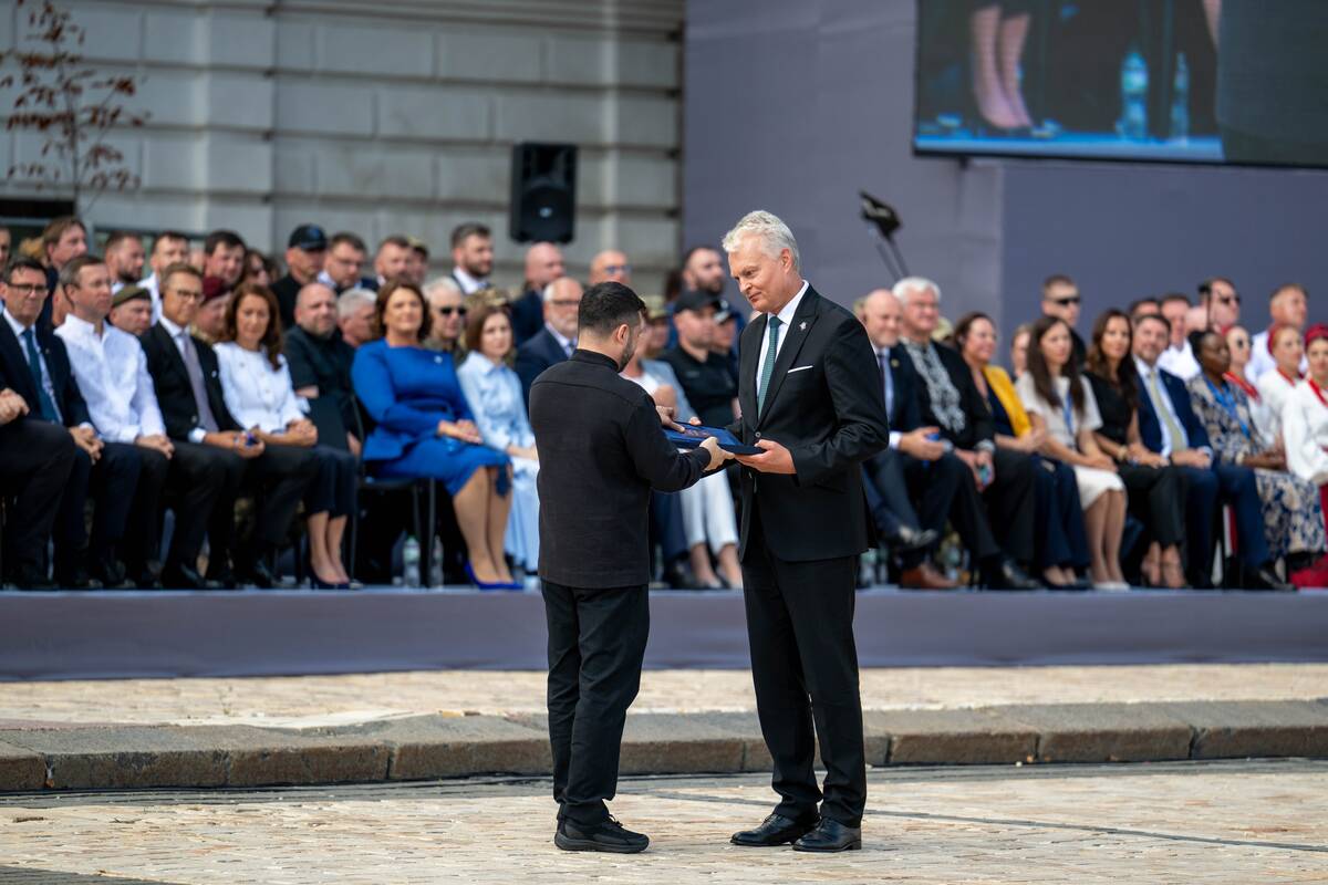 
<span>Nausėdai įteiktas Ukrainos ordinas: apdovanojimas priklauso visiems Lietuvos žmonėms</span>
