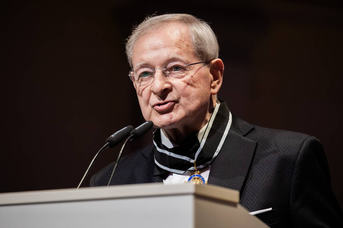 
<span>Eidamas 84-uosius metus mirė vengrų rašytojas Peteris Nadasas</span>
