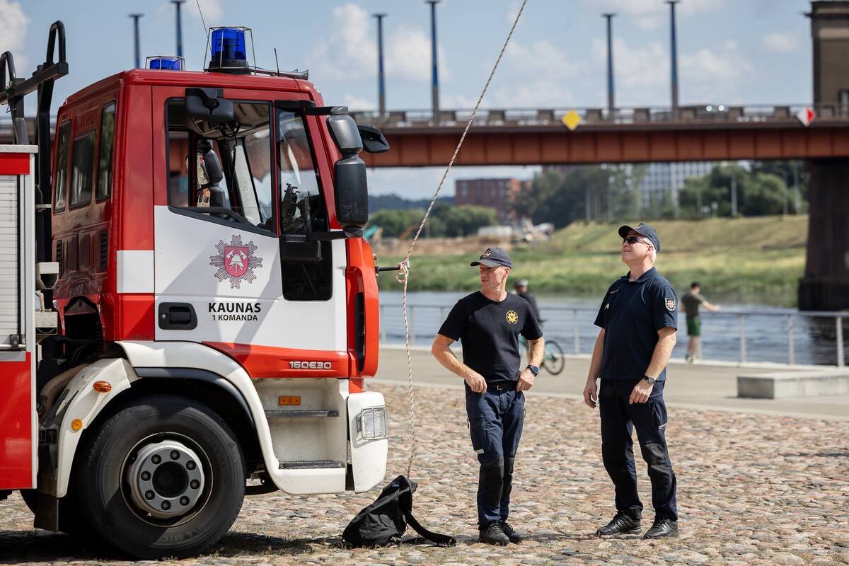 Kauno „Žalgirio“ komandą supažindino su gelbėtojų darbu