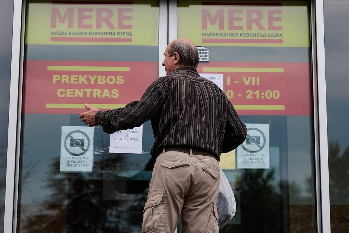 
<span>Advokatai grupiniam ieškiniui telkia nukentėjusius uždaryto tinklo „Mere“ tiekėjus</span>
