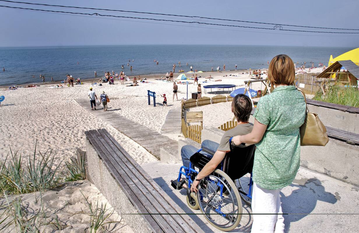 Tikslai: siekiama, kad visoje Lietuvoje bendruomenines paslaugas gautų ne mažiau kaip 2 735 vaikai, turintys vidutinę ar sunkią negalią.