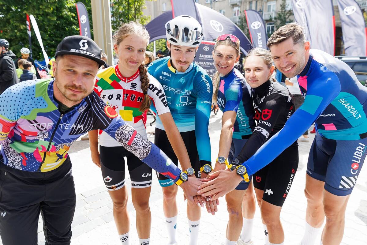 Prizininkai: iš kairės – E. Kovaliovas, E. Seliavaitė, P. Antonenko, D. Ragažinskienė, S. Mikašauskaitė ir V. Jurkevičius.