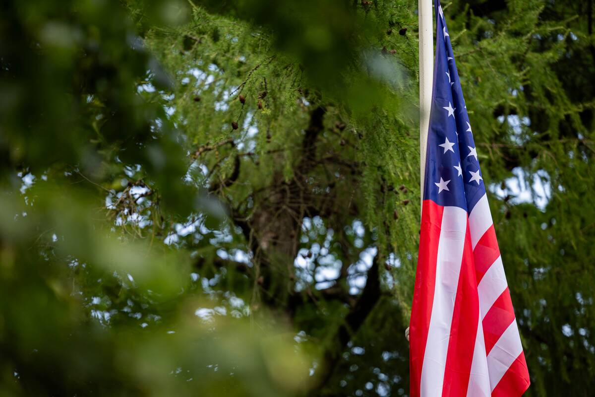 
<span>JAV ambasados keliose Artimųjų Rytų sostinėse perspėjo amerikiečius būti pasirengusius išvykti</span>
