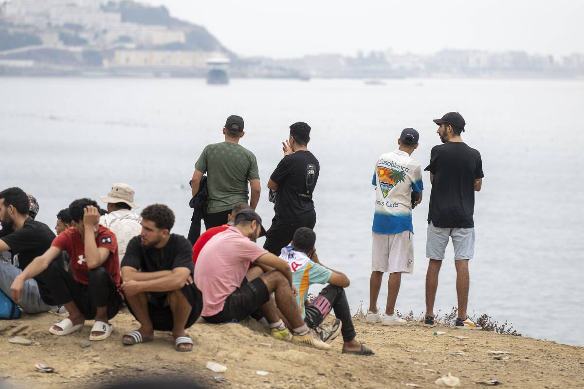 
<span>Žmogaus teisių grupės: per migrantų antplūdį į Seutą žuvo 140 žmonių</span>
