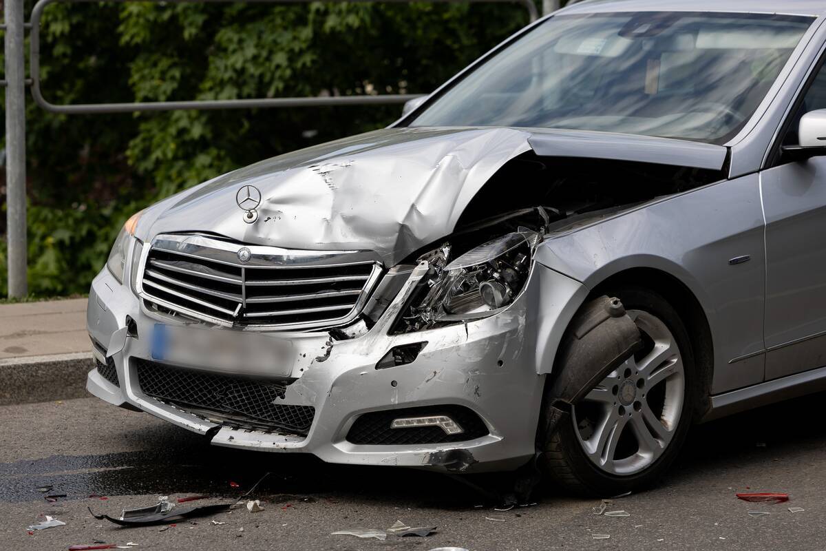 
<span>Judriame Kauno prospekte – „Mercedes-Benz“ smūgis į kitą „Mercedes-Benz“</span>
