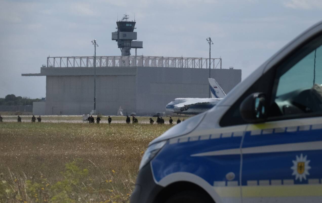 
<span>WSJ: JAV žvalgyba droną Leipcigo oro uoste sieja su Rusija </span>
