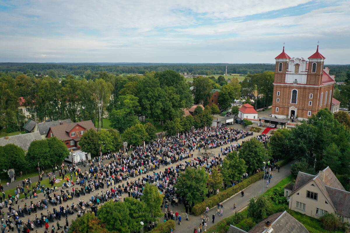 Blogai: nemažai turistų sulaukiančioje Šiluvoje nestabilus elektros tiekimas trikdo miestelio kasdienybę ir šventes, taip pat religines. Ypač daug nerimo pasėjo dabar, kai čia laukiama Tarptautinio religinio turizmo forumo.