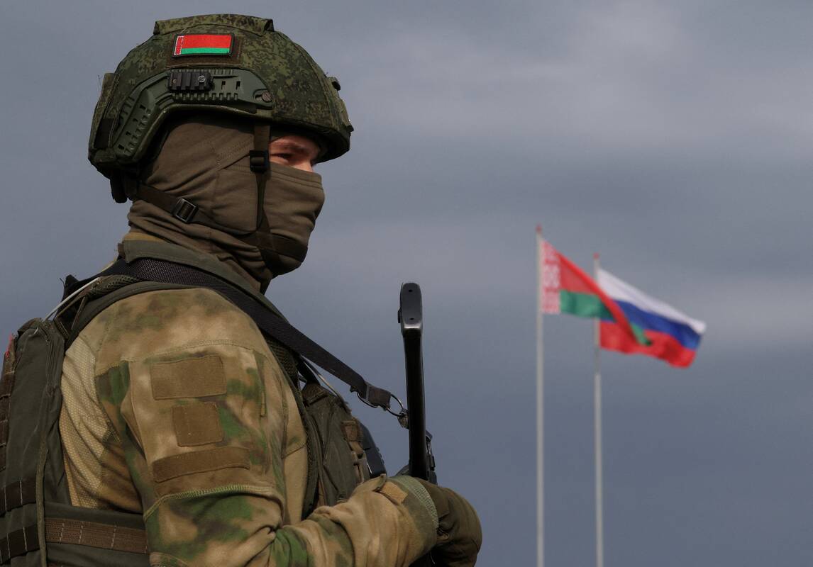 
<span>Baltarusija prie sienos su Lietuva ir Lenkija surengė karines pratybas</span>
