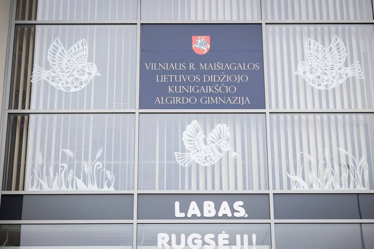 Maišiagalos LDK Algirdo gimnazijos Rugsėjo 1-oji su prezidentu