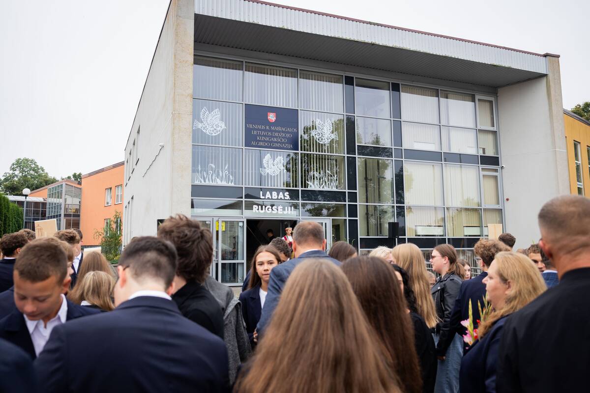 Maišiagalos LDK Algirdo gimnazijos Rugsėjo 1-oji su prezidentu
