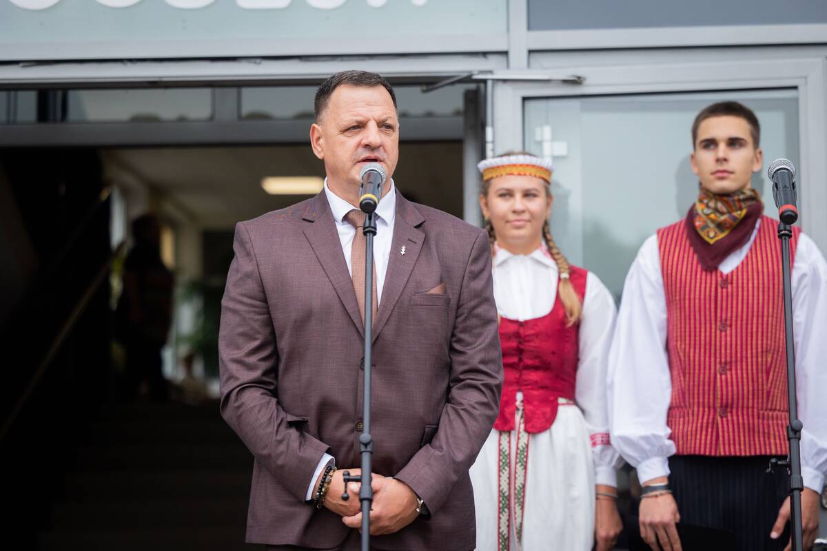 Maišiagalos LDK Algirdo gimnazijos Rugsėjo 1-oji su prezidentu