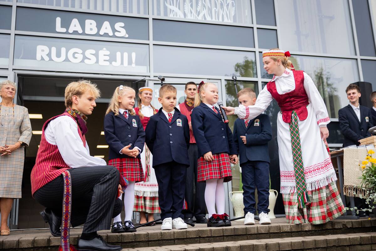 Maišiagalos LDK Algirdo gimnazijos Rugsėjo 1-oji su prezidentu