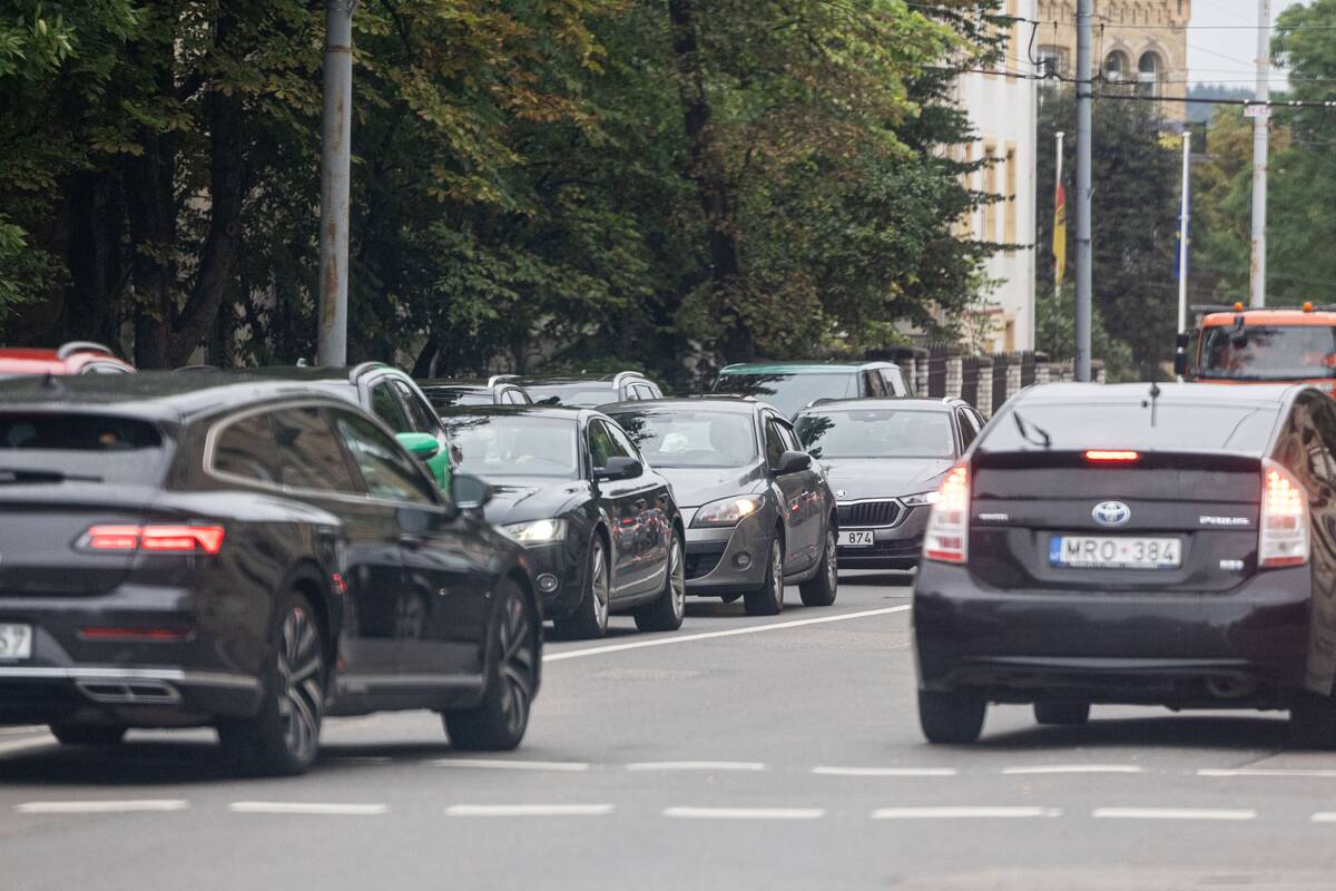 Vilniuje fiksuotos milžiniškos spūstys