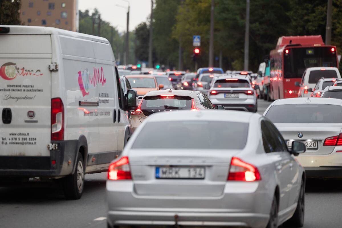 Vilniuje fiksuotos milžiniškos spūstys