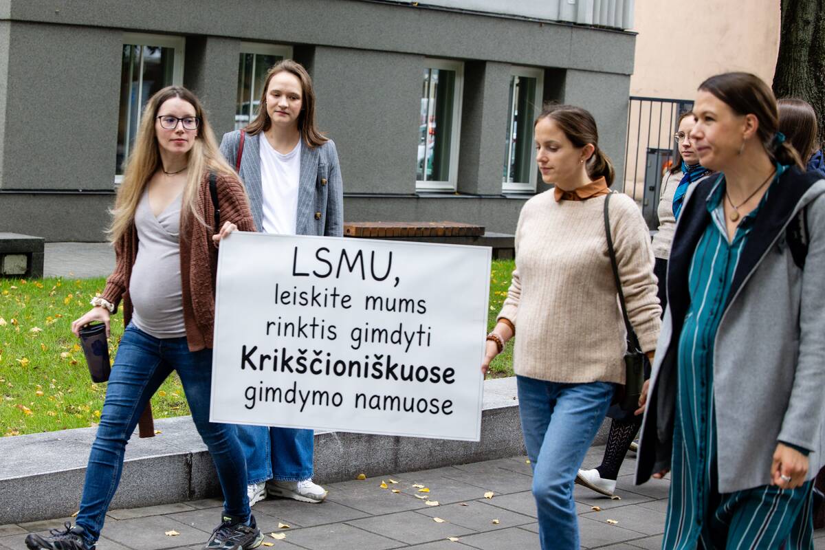 Besilaukiančių moterų akcija Kaune