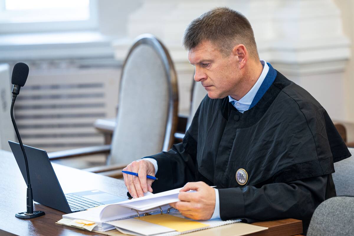 Vladimiro Antonovo bylos nagrinėjimas