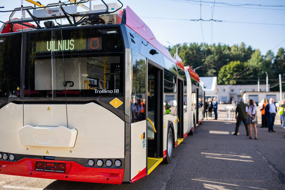 Antakalnyje – naujų „Solaris Trollino 18“ troleibusų pristatymas