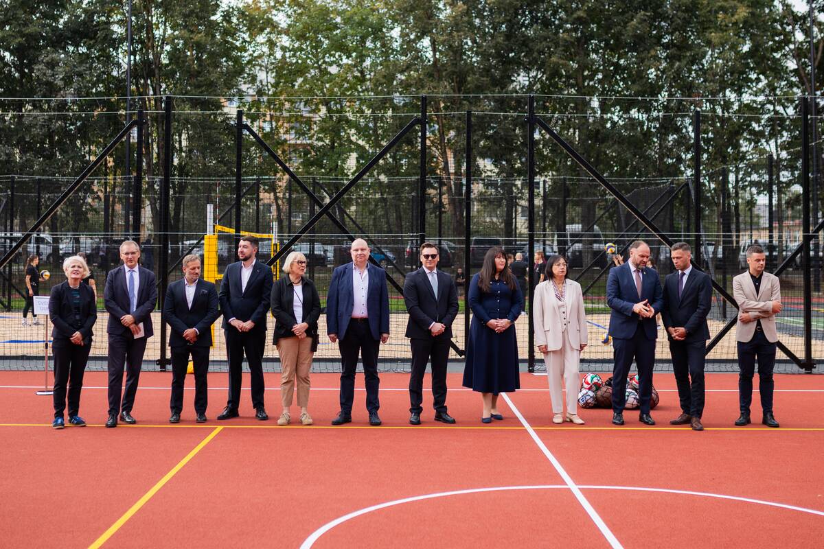 Atidarytas atnaujintas Lietuvos aklųjų ir silpnaregių sporto aikštynas