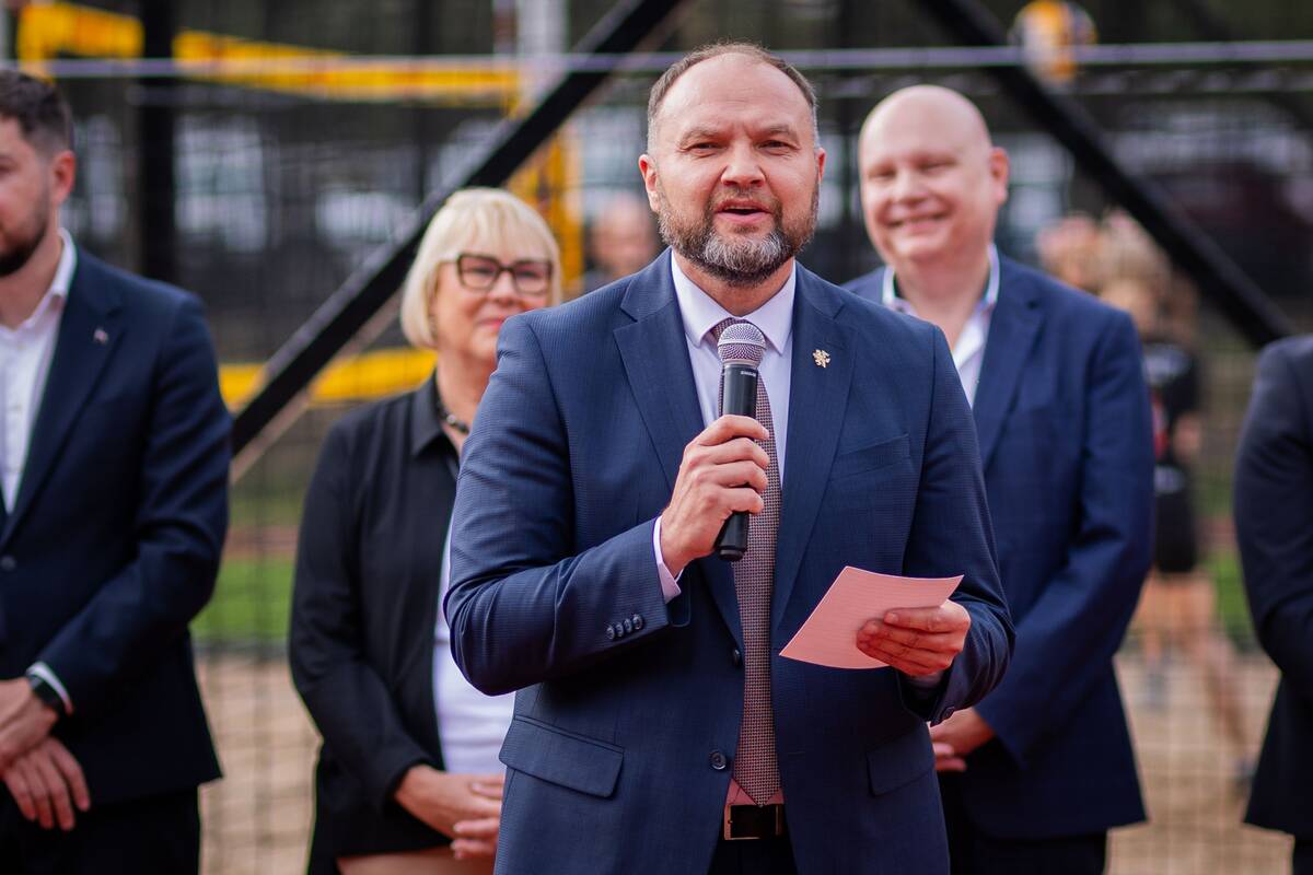Atidarytas atnaujintas Lietuvos aklųjų ir silpnaregių sporto aikštynas