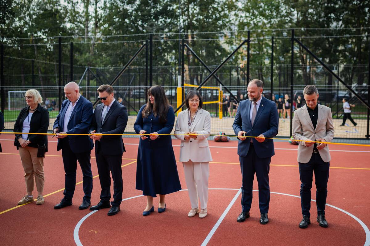 Atidarytas atnaujintas Lietuvos aklųjų ir silpnaregių sporto aikštynas