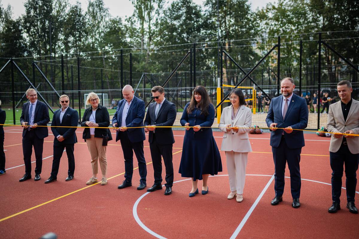 Atidarytas atnaujintas Lietuvos aklųjų ir silpnaregių sporto aikštynas
