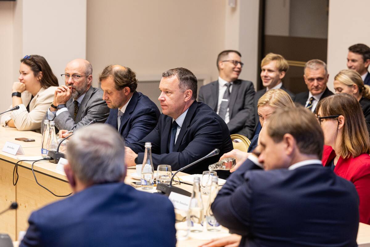 Visuotinės gynybos forumas