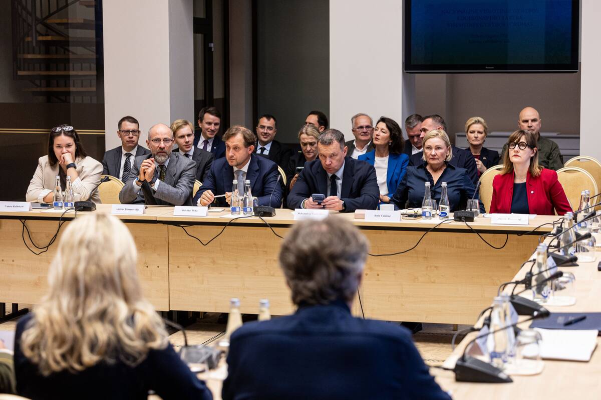 Visuotinės gynybos forumas