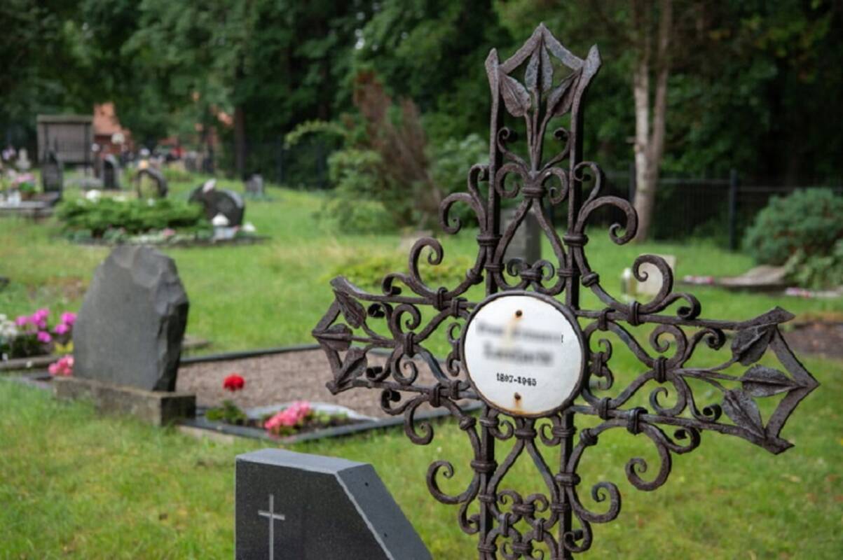 
<span>Kretingos rajone atnaujinami maro kapeliai</span>
